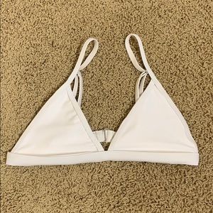 White bikini top 👙